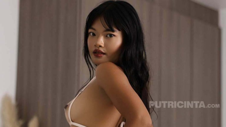 Lilly(Putri Cinta Friend) A Rising Star Behind The Summer Splash