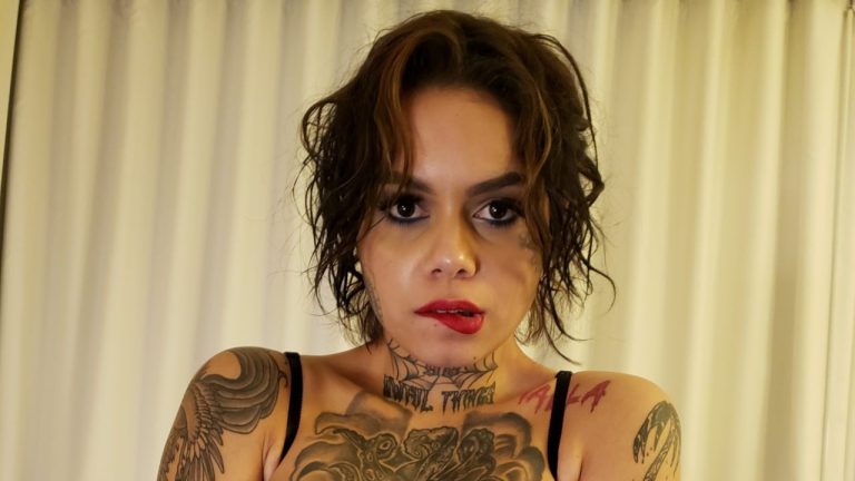 Genevieve Sinn – A Scene Told Through Body, Focus, and Tension